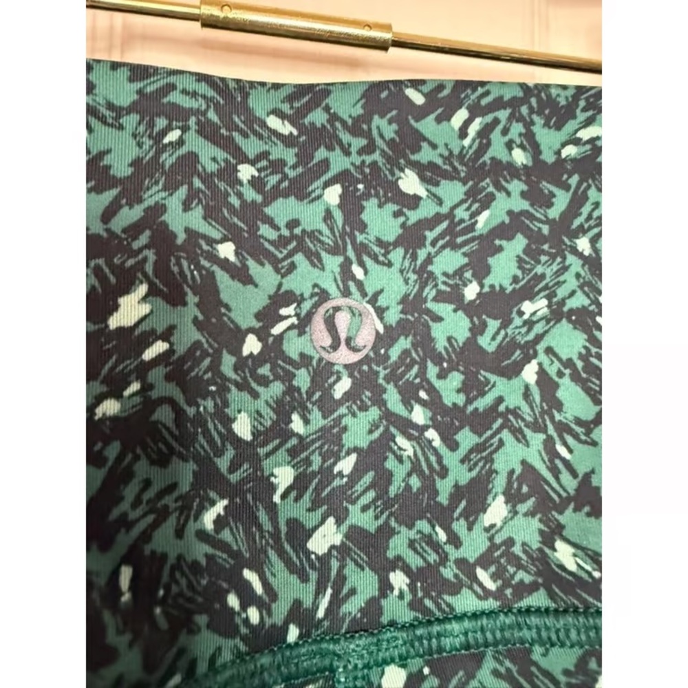 Green Patterned Capri Leggings - image 3